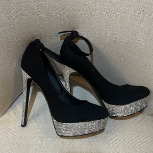 Sexy dressy rhinestones pump